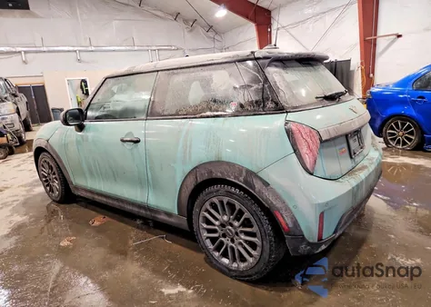 2025 Mini Cooper Base z USA, uszkodzony, nr VIN WMW13GD06S2W77640